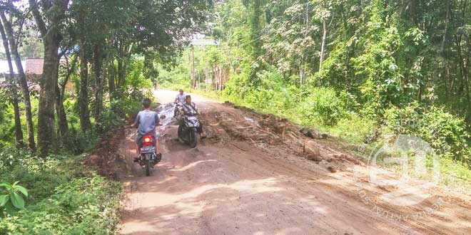Salah-satu-titik-jalan-tepa