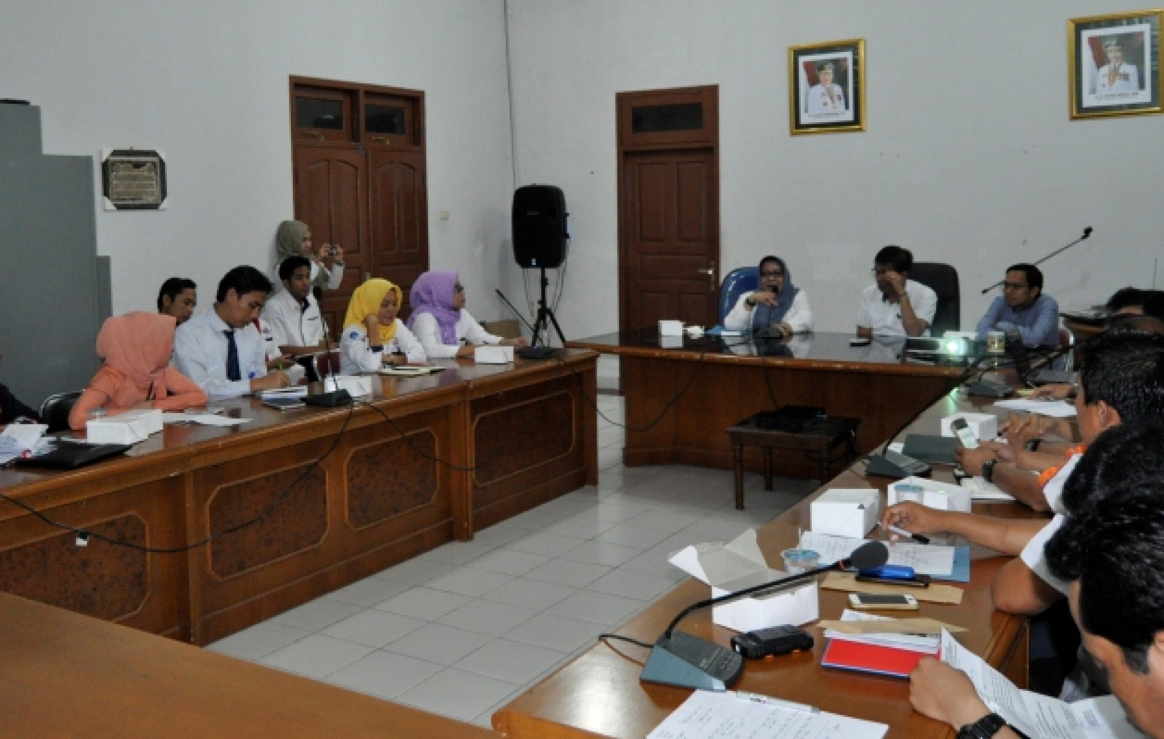 Suasana rapat