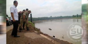 Dodi-Tinjau-Jalan-Longsor-2