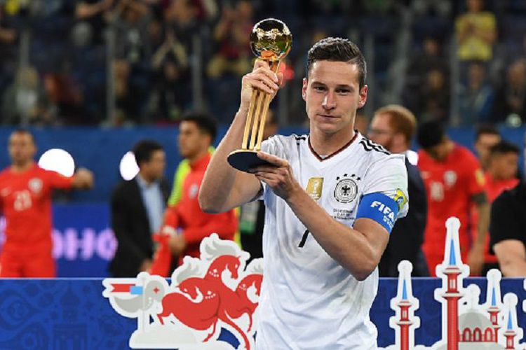 Gelandang Jerman, Julian Draxler,