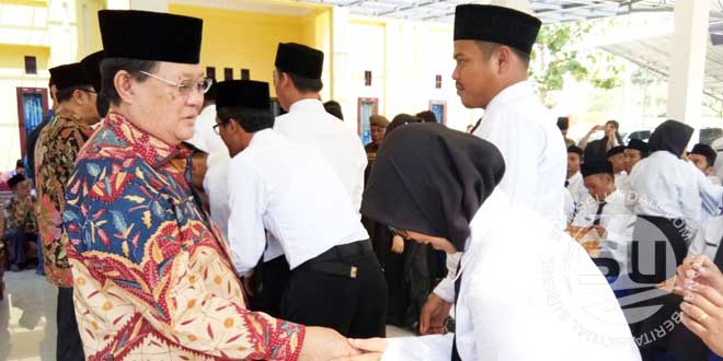 Guru-Garis-Depan