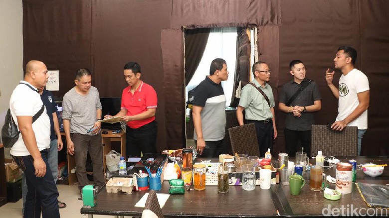 Penggerebekan villa di Bali