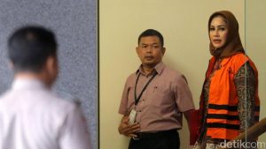 Bunda Sitha saat ditahan KPK