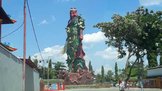 Patung Dewa Perang
