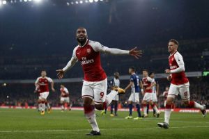 Alexandre Lacazette merayakan gol Arsenal ke gawang West Bronwich Albion