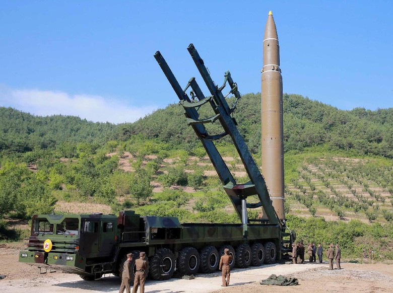Rudal ICBM Korut dalam foto tanpa tanggal