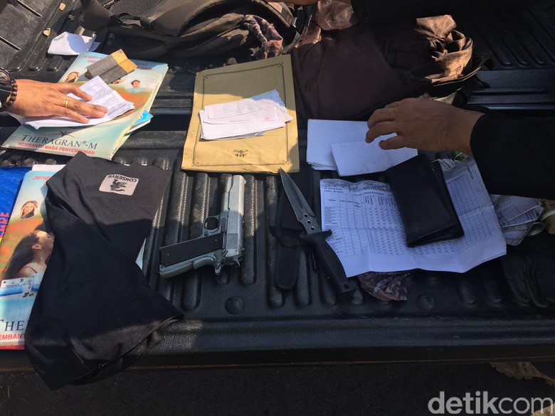 Sejumlah barang yang disita dari terduga teroris