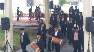096939400_1511484784-Kahiyang_ayu-bobby_musik