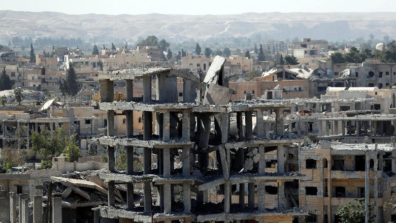 Kehancuran di kota Raqqa