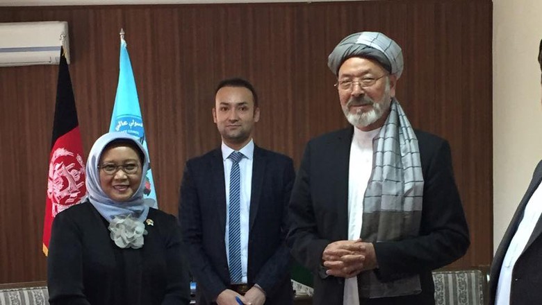 Menlu RI Retno LP Marsudi saat bertemu dengan Presiden Afganistan Mohammad Ashraf Ghani