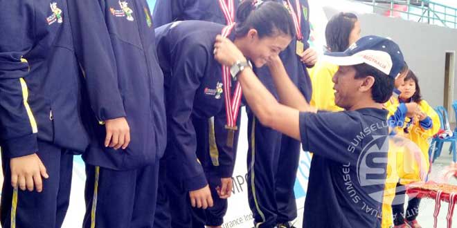 Pengalungan-Medali
