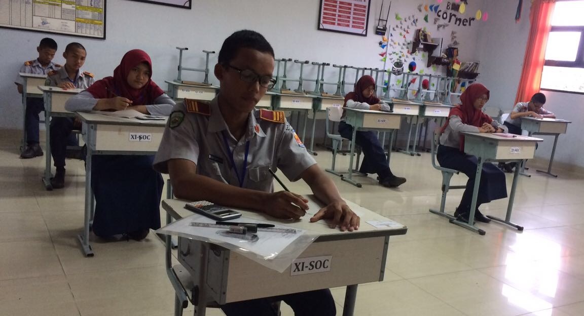 Siswa SMAN Sumsel sedang mengikuti ujian IGCSE_2