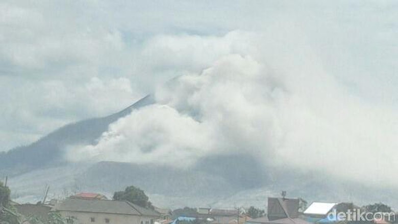 Ilustrasi Gunung SInabung