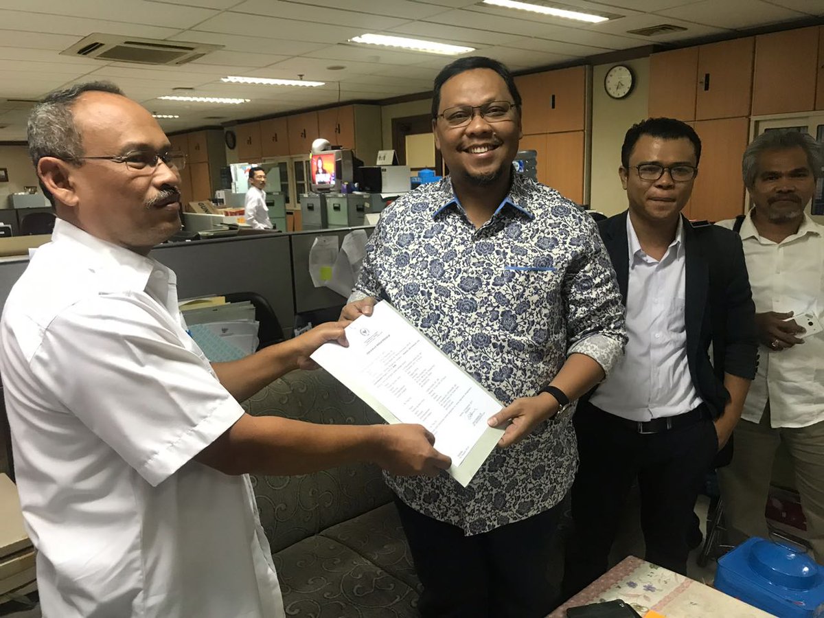 Lukman Edy melaporkan senator Arya Wedakarna ke BK DPD di Komplek Senayan Jakarta, Selasa (12/12/2017)