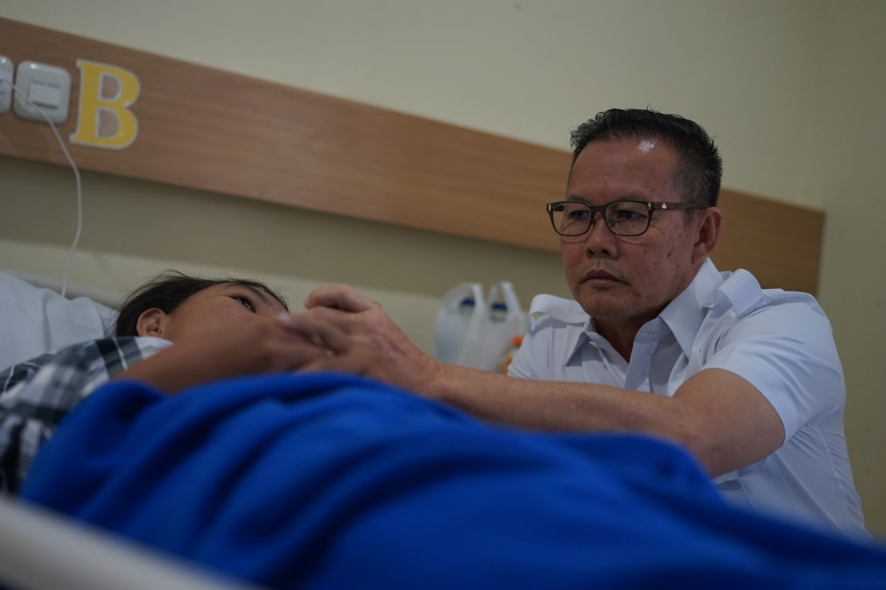 Aswari jenguk korban BEI