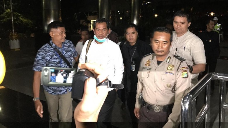 Bupati HST, Abdul Latif saat tiba di KPK