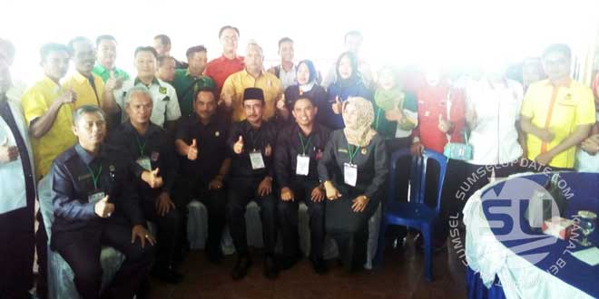Foto-bersama-usai-Rapat-Ple
