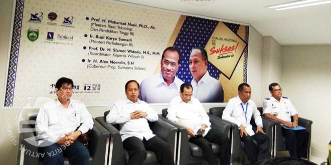 Suasana-diskusi