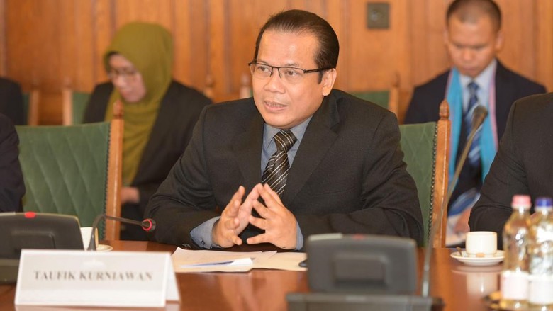 Wakil Ketua DPR Taufik Kurniawan