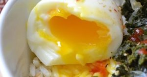 bahaya telur setengah matang