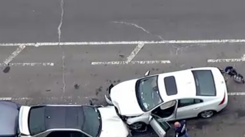Kondisi mobil yang menabrak dan ditabrak di New York, AS