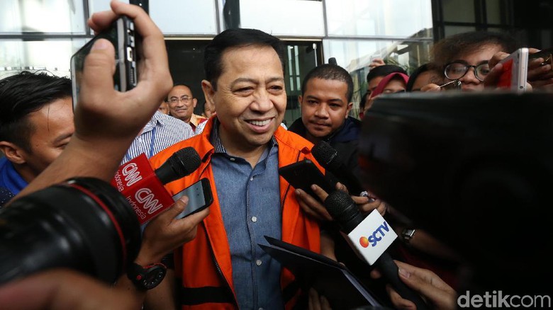 Setya Novanto setelah menjalani pemeriksaan di KPK.