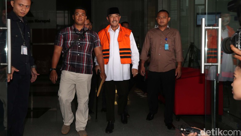 KPK Minta Lembaga Survei Kembalikan Duit dari Bupati ...