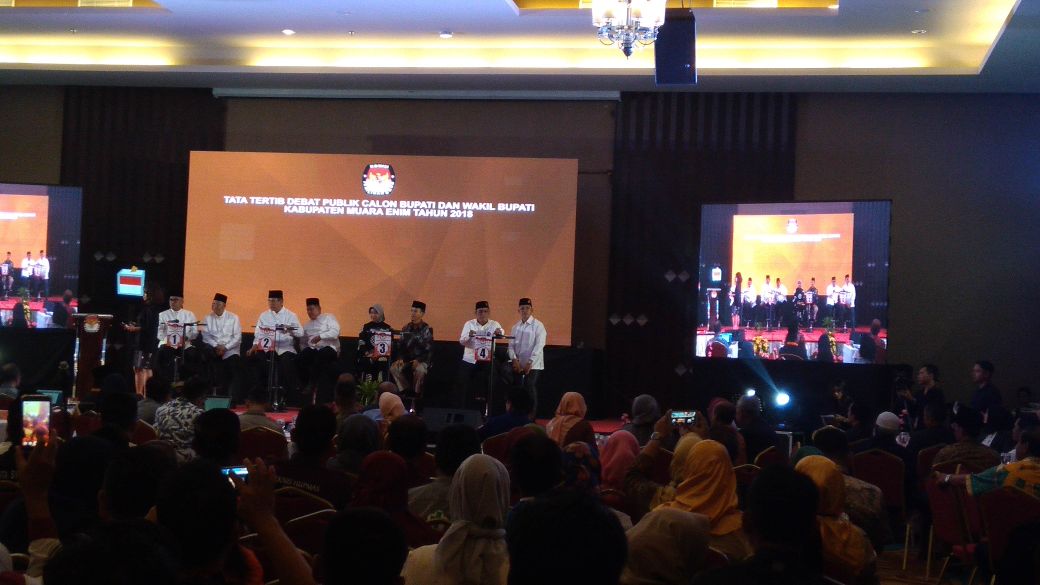 Debat 1