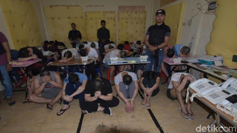 WN Tiongkok penipu online yang ditangkap di Bali