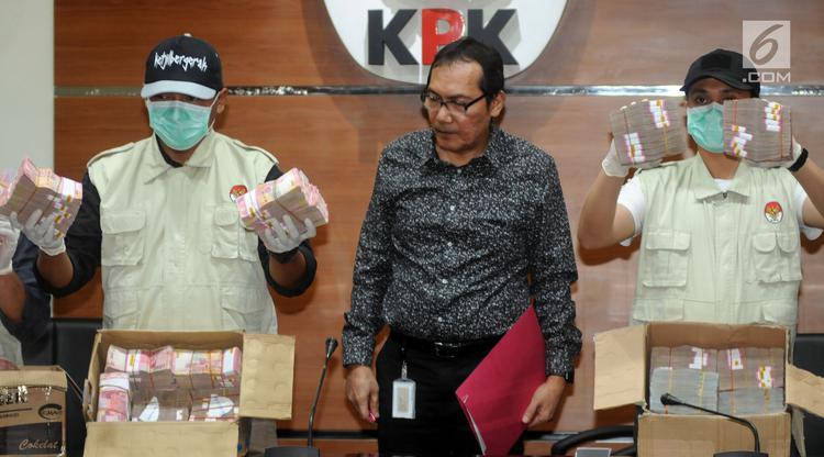 075183000_1528424433-Barang-Bukti-OTT-Blitar-dan-Tulungagung1