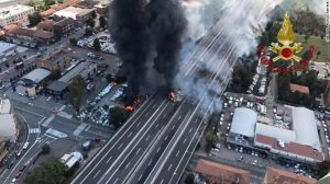 Foto Udara ledakan tanker di Jalan di Bologna