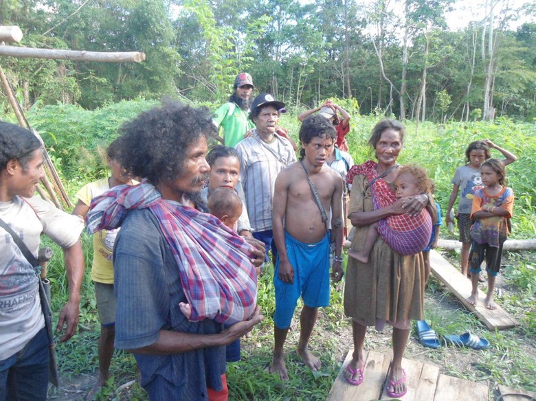 Suku terpencil di Maluku