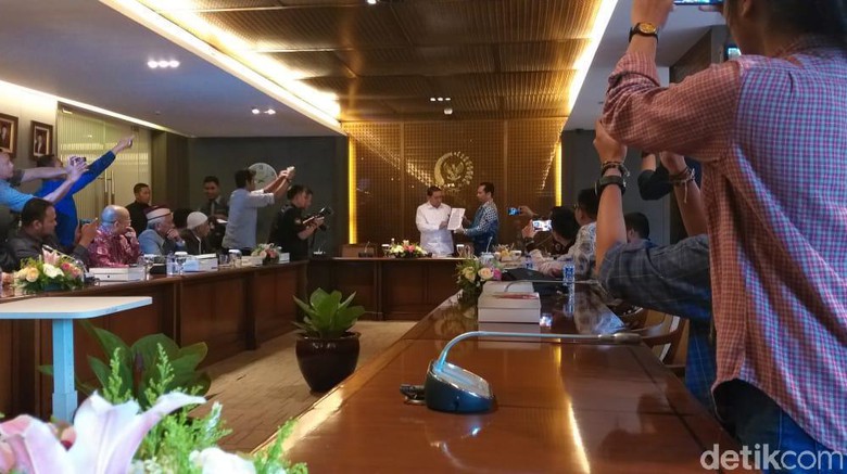 GNPF-U menemui wakil Ketua DPR Fadli Zon