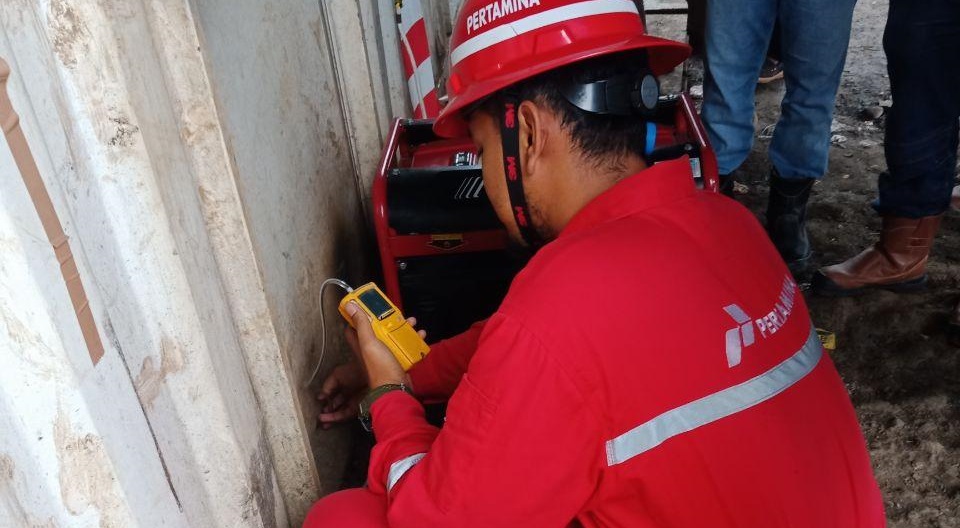 Petrugas pertamina identifikasi TKP