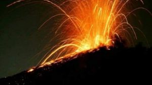Erupsi Gunung Anak Krakatau
