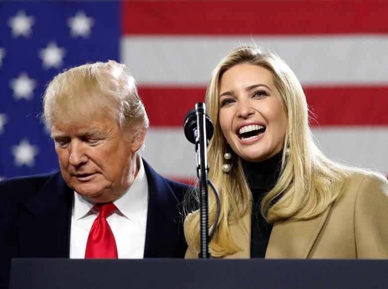 Presiden AS Donald Trump dan putrinya Ivanka Trump