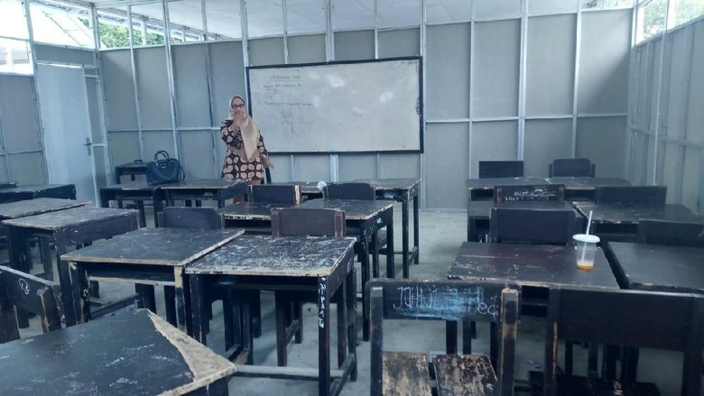 Ruang Kelas di sekolah darurat Lombok