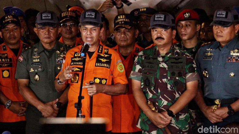 Panglima TNI Marsekal Hadi Tjahjanto dan Kepala Basarnas M Syaugi menggelar konferensi pers soal Lion Air JT 610