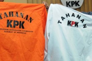 baju-koruptor-tahanan-kpk-ilustrasi-_120901160823-418.jpg