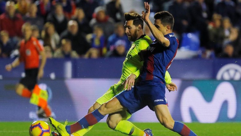 Lionel Messi bikin hat-trick saat Barcelona menghajar Levante 5-0