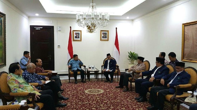 Pengurus PP IKADI saat bertemu Wapres Jusuf Kalla