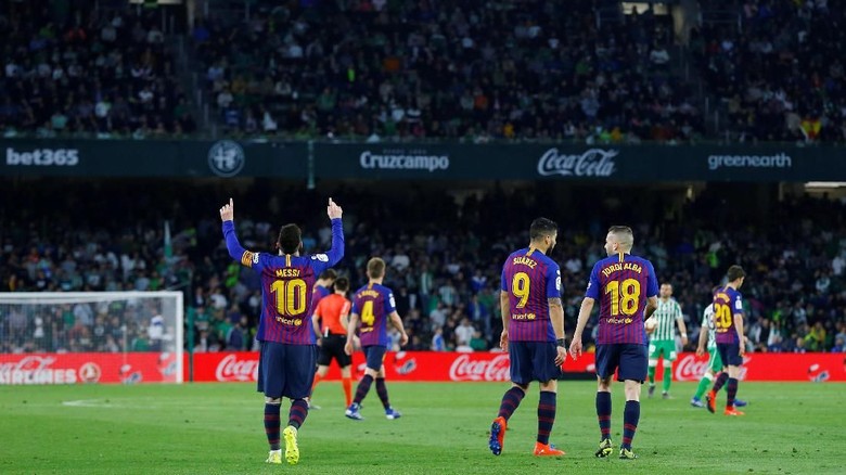 Lionel Messi mengantar Barcelona menggulung tuan rumah Real Betis 4-1