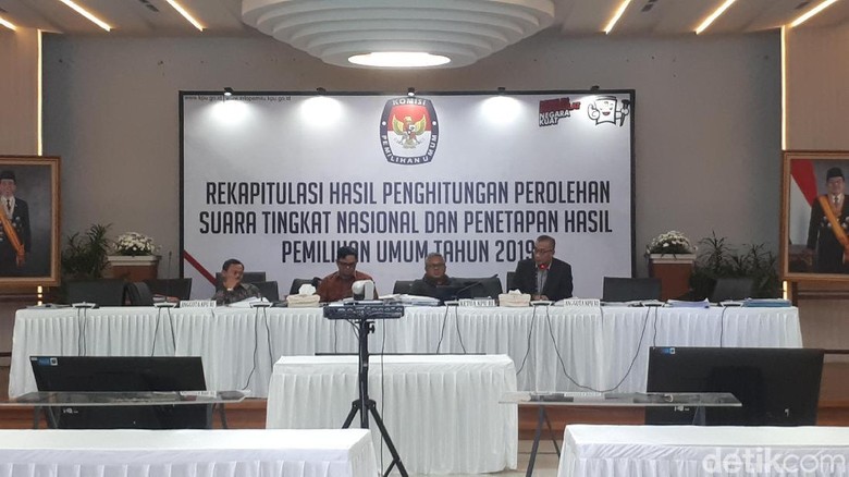 KPU-Bawaslu Sepakat Tolak 62 Ribu Surat Suara Kuala Lumpur yang Telat