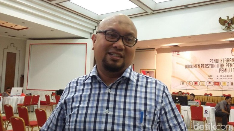 komisioner KPU Ilham Saputra