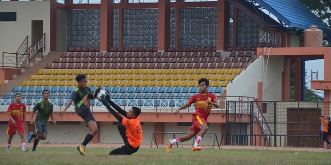 437845_11155005102019_bola