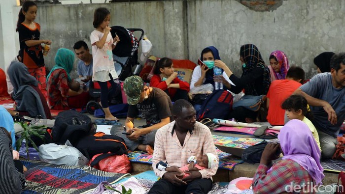 Pencari Suaka Datangi Kantor UNHCR di Jakarta