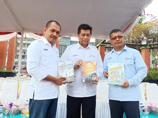 3 buku