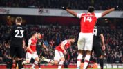 Arsenal mempecundangi Manchester United 2-0