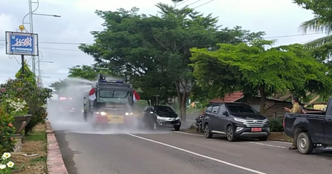 Hujan Disinfektan di Muaraenim