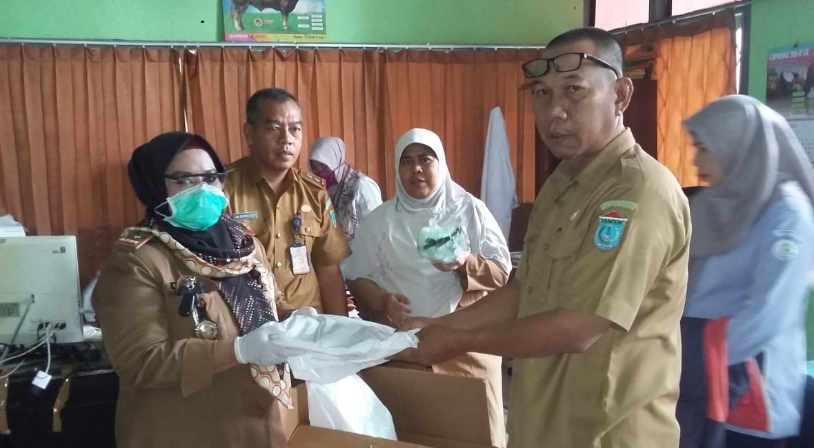 Penyerahan APD
